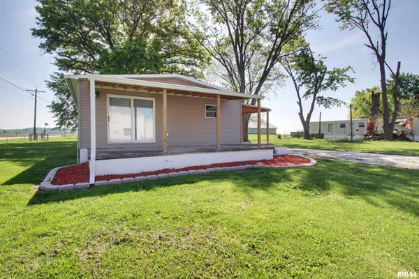 $93,499 | 110 South East Street, Hull, IL 62343