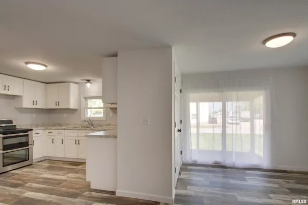 $93,499 | 110 South East Street, Hull, IL 62343