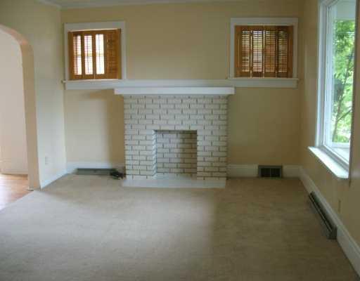 524 Darlington Road Beaver Falls, PA 15010 - Photo 2 of 7 Living Room.