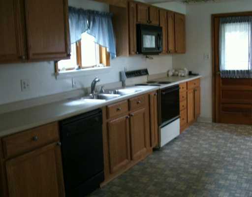 524 Darlington Road Beaver Falls, PA 15010 - Photo 4 of 7 Kitchen.