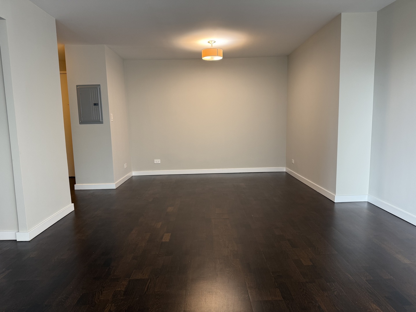 3033 North Sheridan Road, Unit 403 Chicago, IL 60657 - Photo 8 of 26 Gallery Image 8