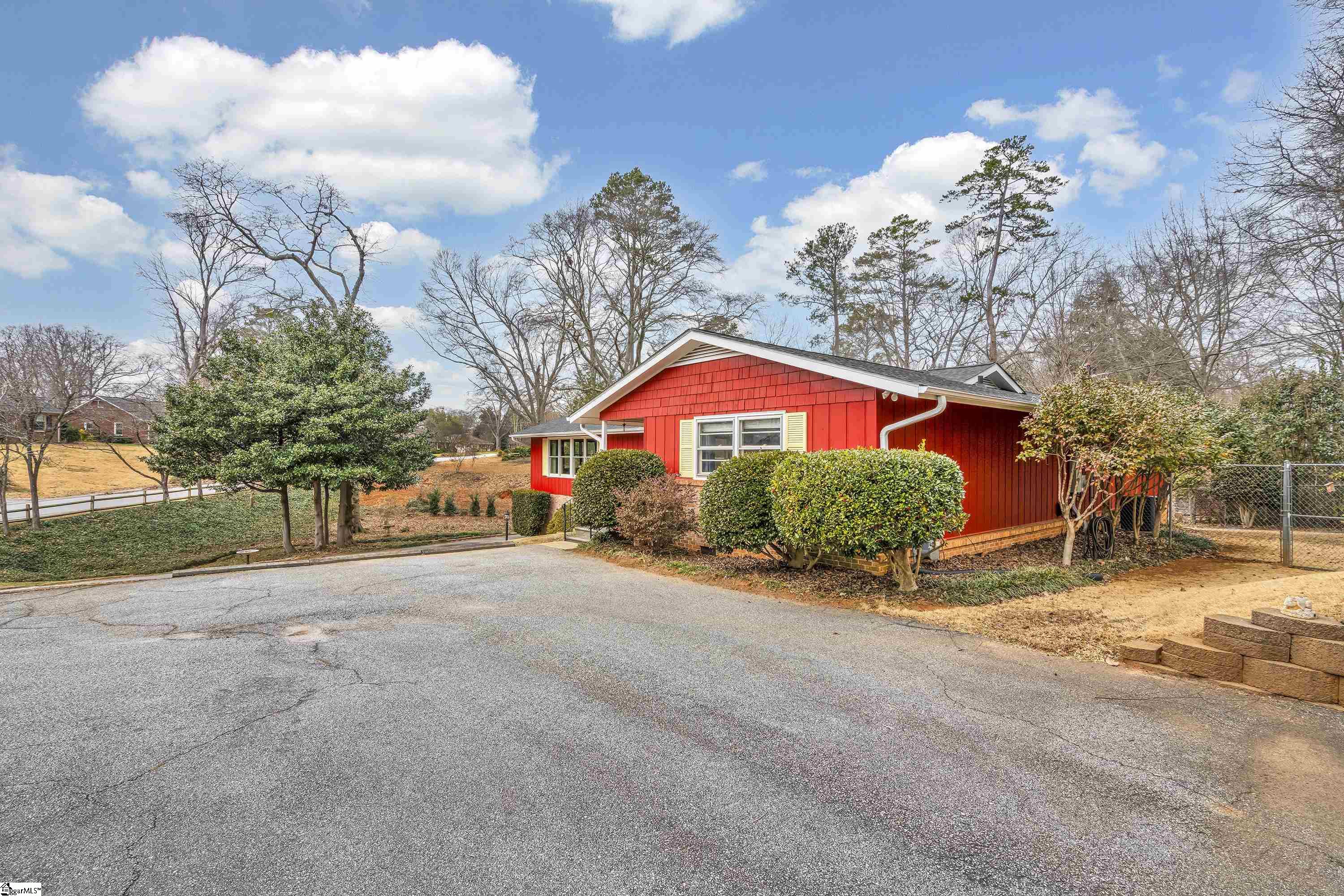 221 Emory Road Spartanburg, SC 29307 - Photo 3 of 24 Gallery Image 3