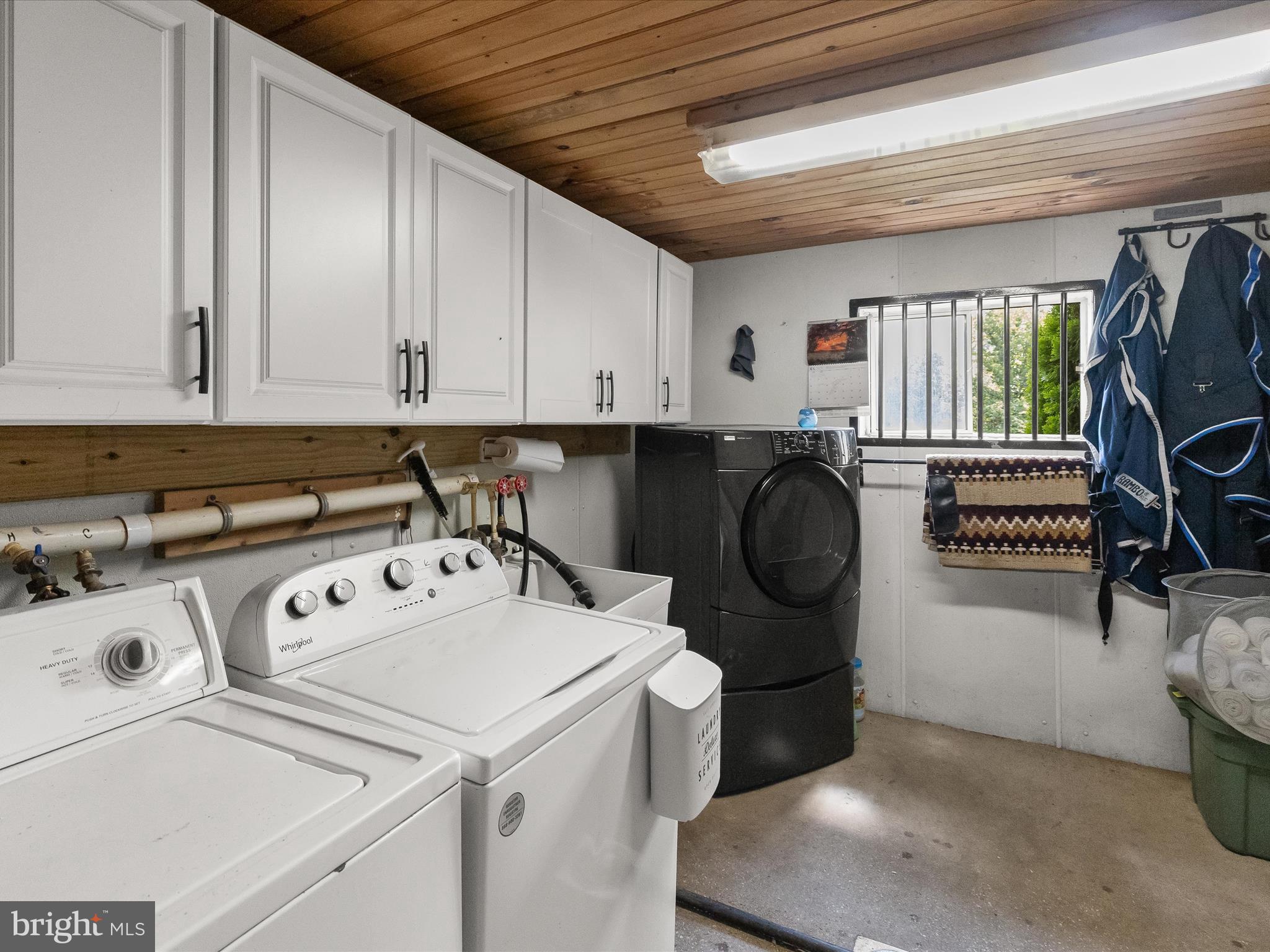 10901 Moxley Road Damascus, MD 20872 - Photo 77 of 148 Main Barn Laundry