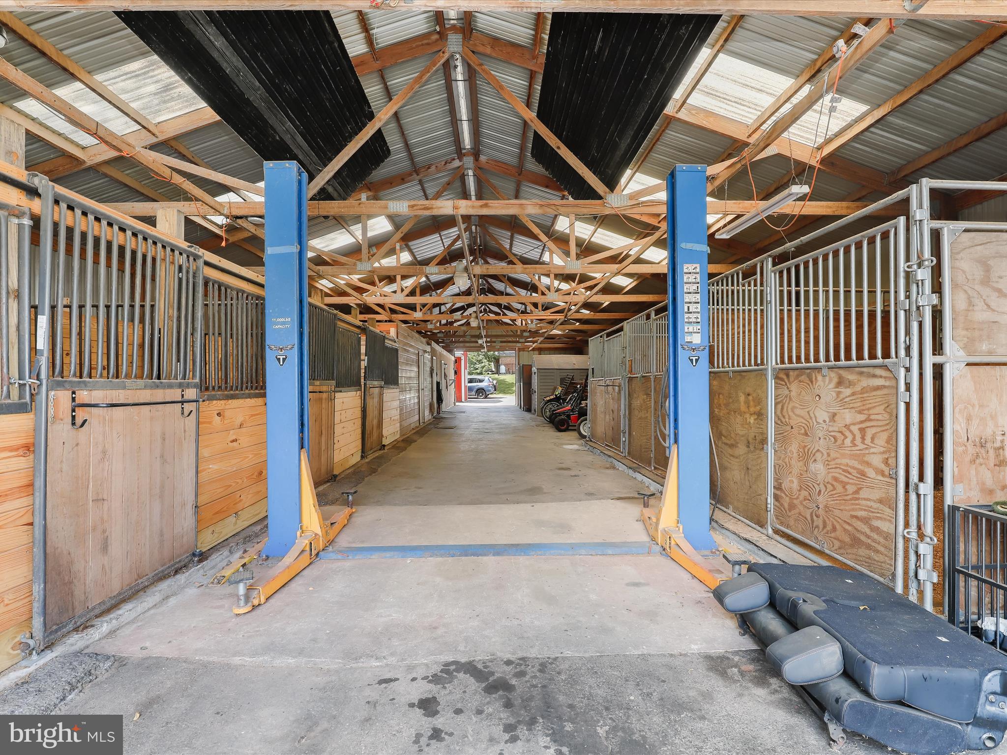 10901 Moxley Road Damascus, MD 20872 - Photo 89 of 148 9 Stall Barn with Lodging with Car Lift
