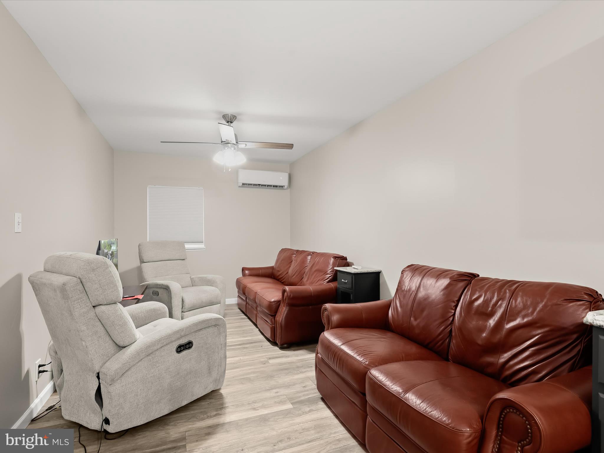 10901 Moxley Road Damascus, MD 20872 - Photo 95 of 148 Barn Apt Living Room