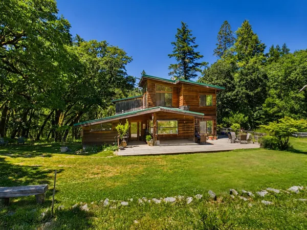 $425,000 | 7564 Thomas Road, Miranda, CA 95553
