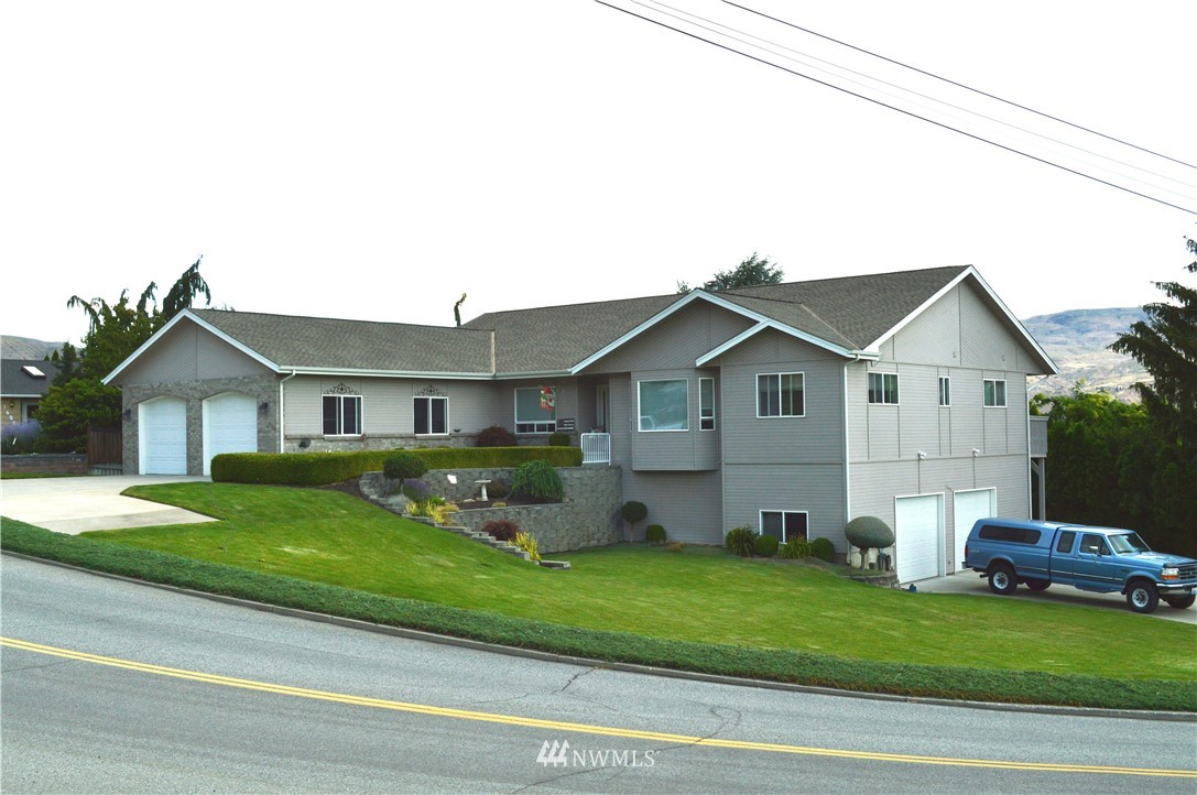 1606 Horselake Road Wenatchee, WA 98801 - Photo 1 of 25 Gallery Image 1