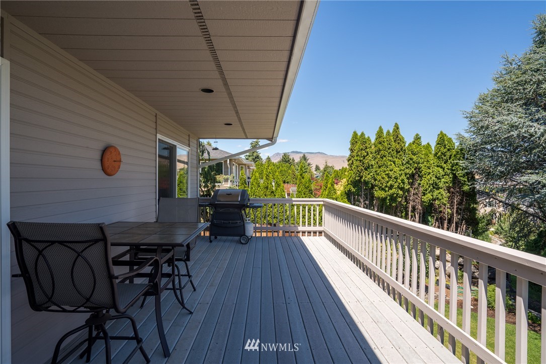 1606 Horselake Road Wenatchee, WA 98801 - Photo 2 of 25 Gallery Image 2