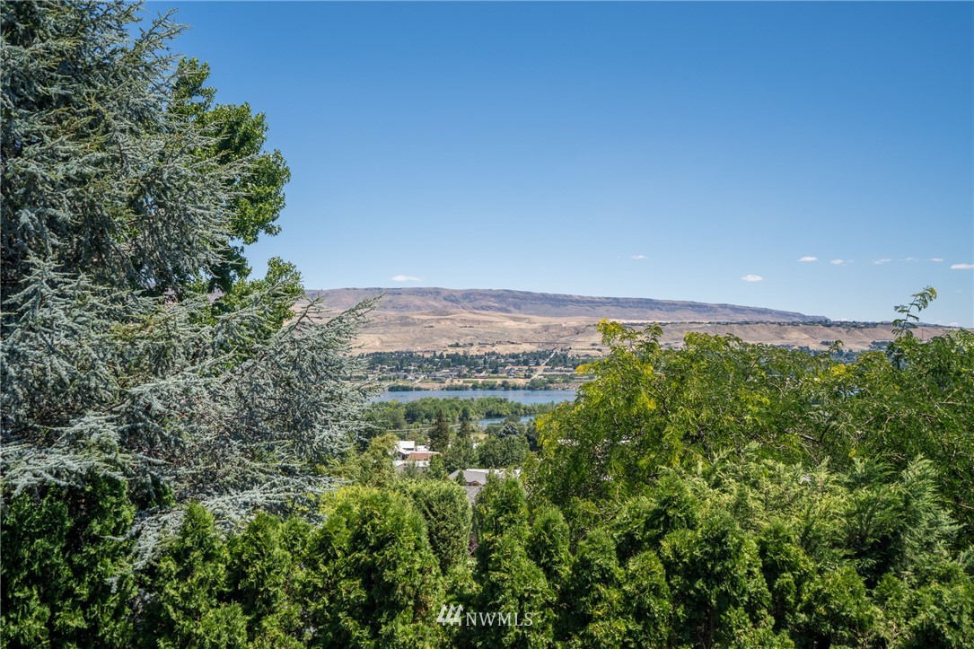 1606 Horselake Road Wenatchee, WA 98801 - Photo 4 of 25 Gallery Image 4