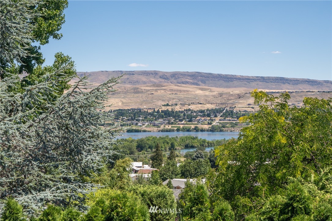 1606 Horselake Road Wenatchee, WA 98801 - Photo 5 of 25 Gallery Image 5