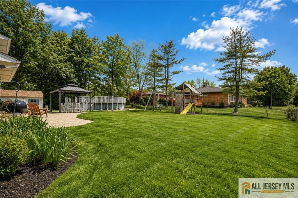 27 Woodmere Road North Brunswick, NJ 08902 - Photo 31 of 39 Gallery Image 31