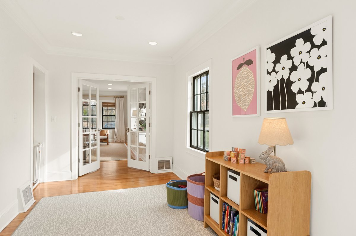 240 West St Charles Road Elmhurst, IL 60126 - Photo 13 of 41