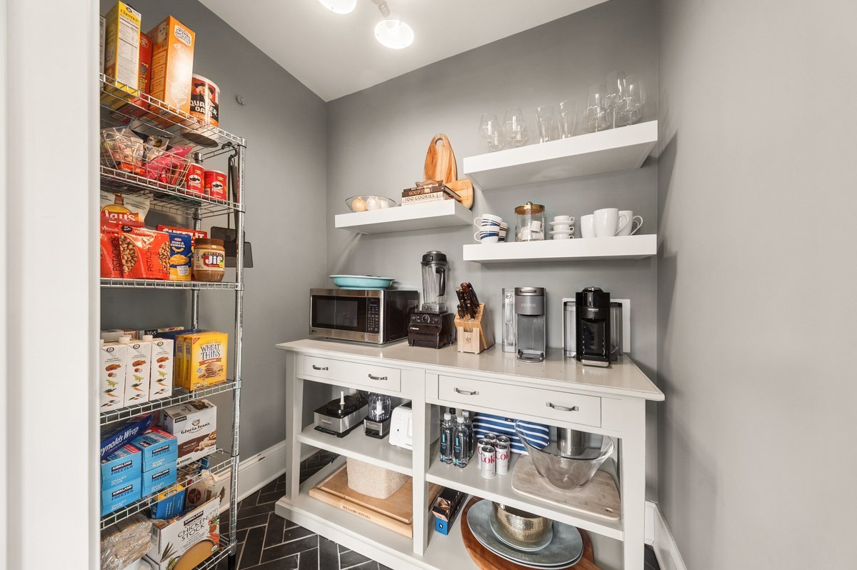 240 West St Charles Road Elmhurst, IL 60126 - Photo 15 of 41