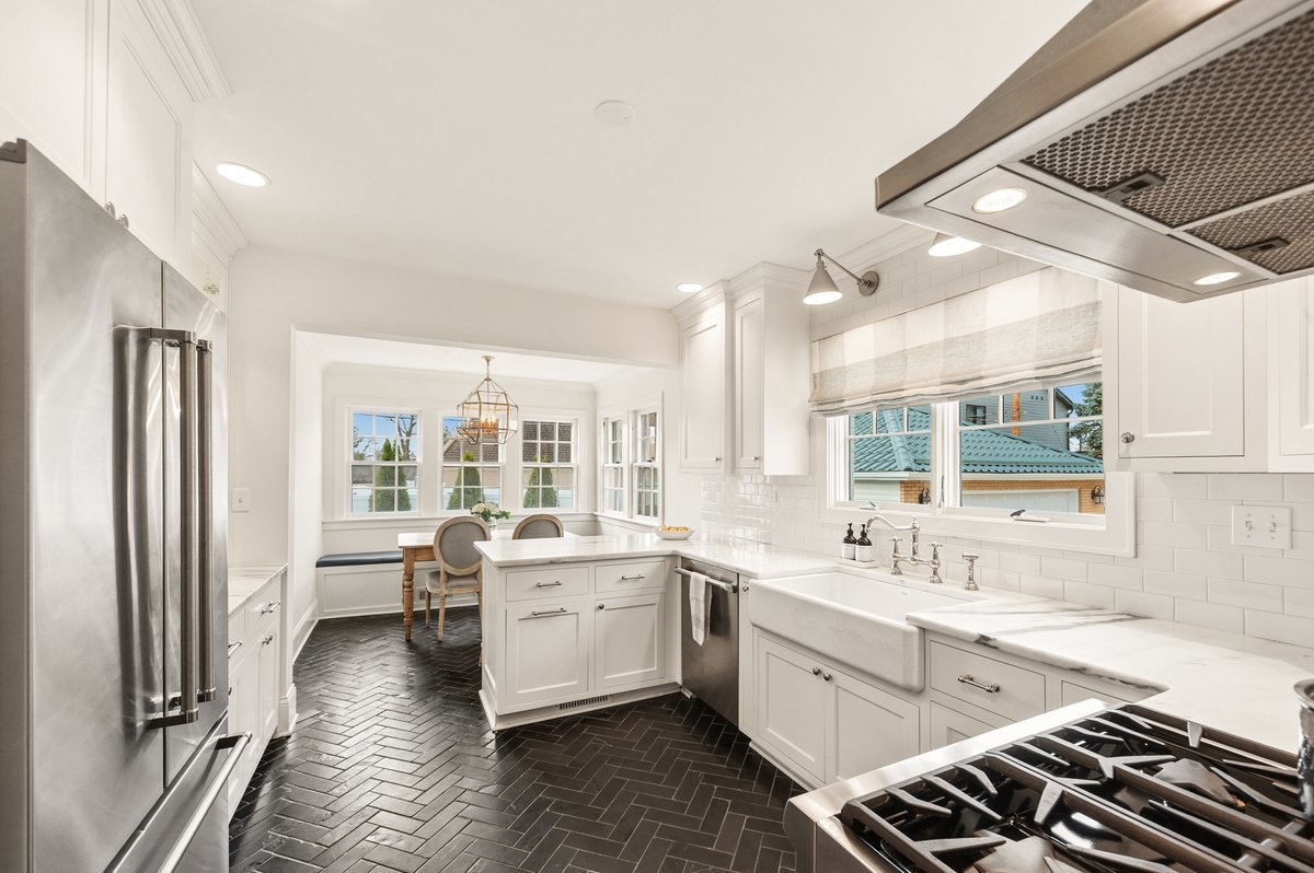 240 West St Charles Road Elmhurst, IL 60126 - Photo 17 of 41