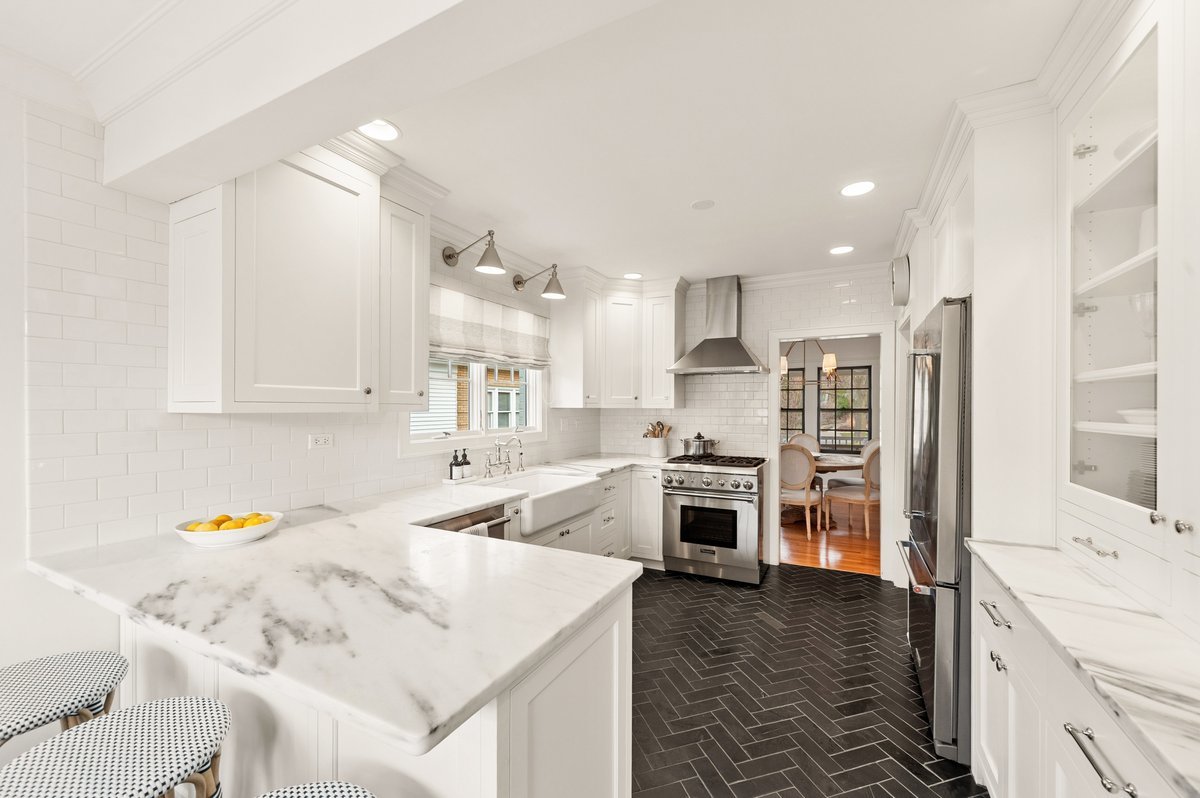 240 West St Charles Road Elmhurst, IL 60126 - Photo 19 of 41