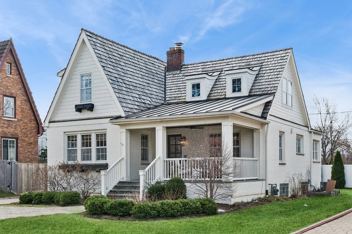 240 West St Charles Road Elmhurst, IL 60126 - Photo 2 of 41