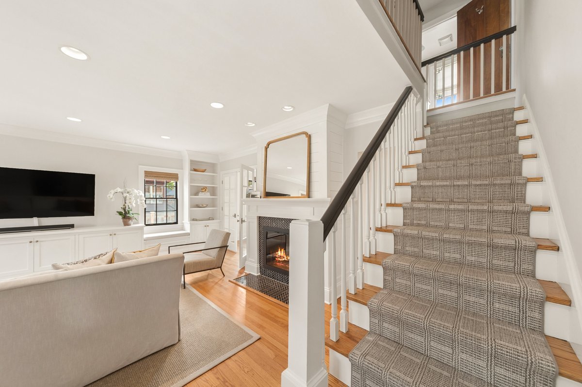 240 West St Charles Road Elmhurst, IL 60126 - Photo 23 of 41