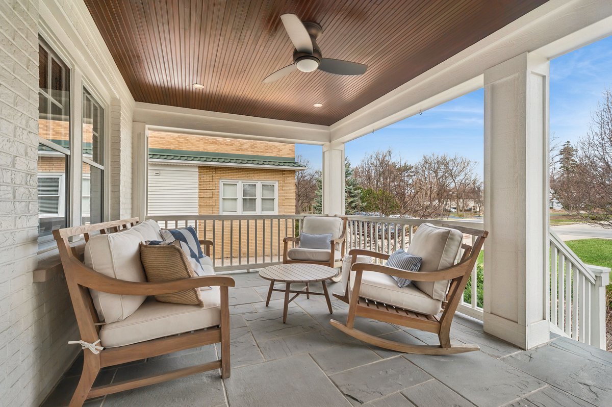 240 West St Charles Road Elmhurst, IL 60126 - Photo 4 of 41