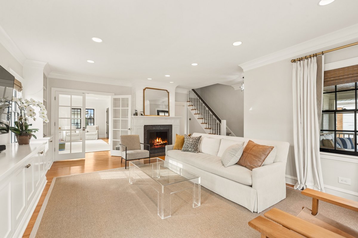 240 West St Charles Road Elmhurst, IL 60126 - Photo 8 of 41