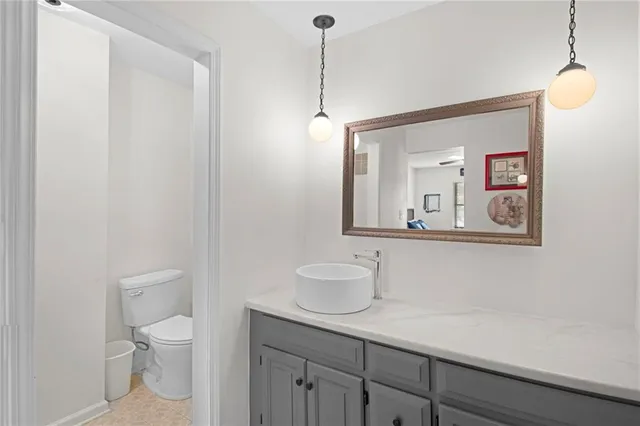 $769,000 | 1002 East Hubach Hill Road, Raymore, MO 64083