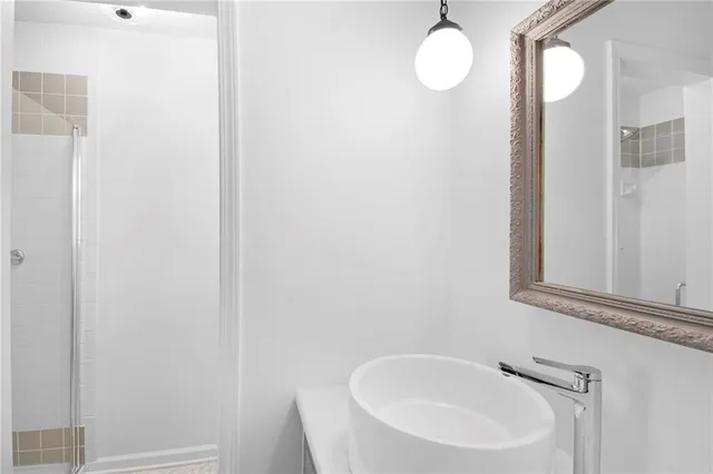 $769,000 | 1002 East Hubach Hill Road, Raymore, MO 64083