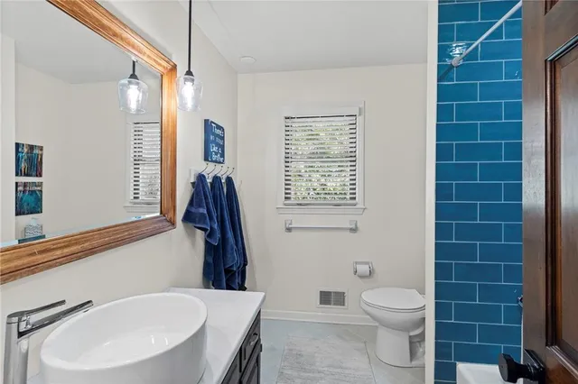 $769,000 | 1002 East Hubach Hill Road, Raymore, MO 64083