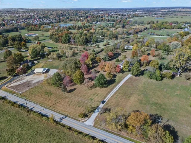 $769,000 | 1002 East Hubach Hill Road, Raymore, MO 64083