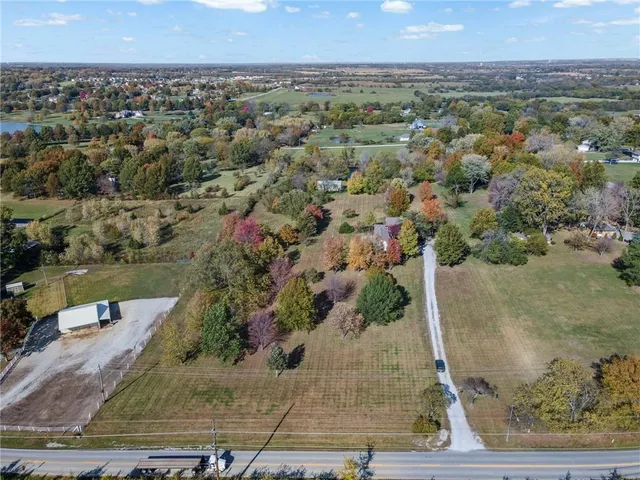 $769,000 | 1002 East Hubach Hill Road, Raymore, MO 64083