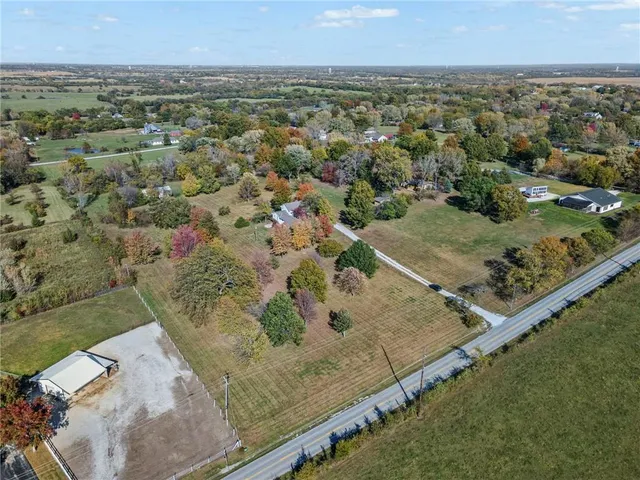 $769,000 | 1002 East Hubach Hill Road, Raymore, MO 64083