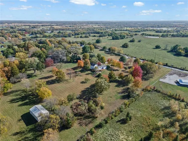 $769,000 | 1002 East Hubach Hill Road, Raymore, MO 64083