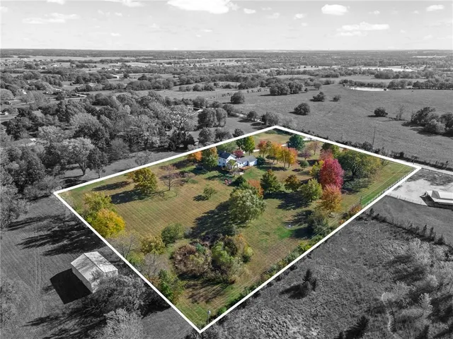 $769,000 | 1002 East Hubach Hill Road, Raymore, MO 64083