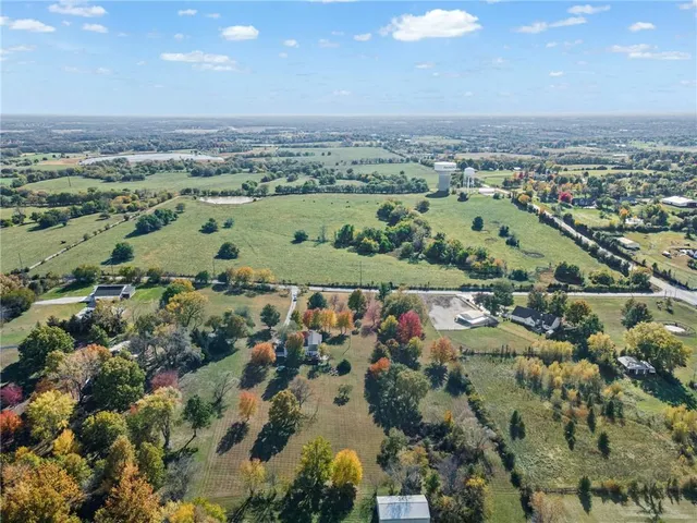 $769,000 | 1002 East Hubach Hill Road, Raymore, MO 64083