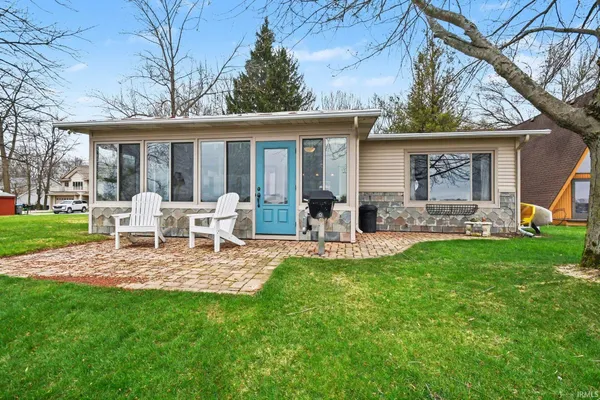 $1 | 5940 East George Street, Syracuse, IN 46567