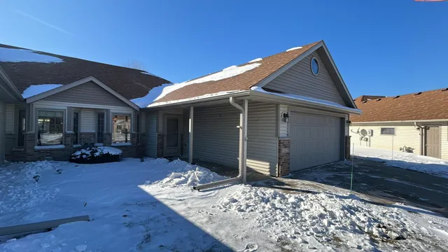 $330,000 | 6427 Bandel Hills Lane Northwest, Rochester, MN 55901