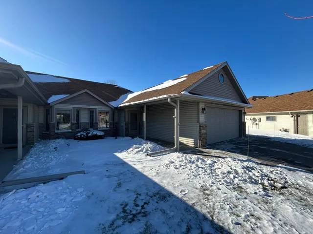 $330,000 | 6427 Bandel Hills Lane Northwest, Rochester, MN 55901