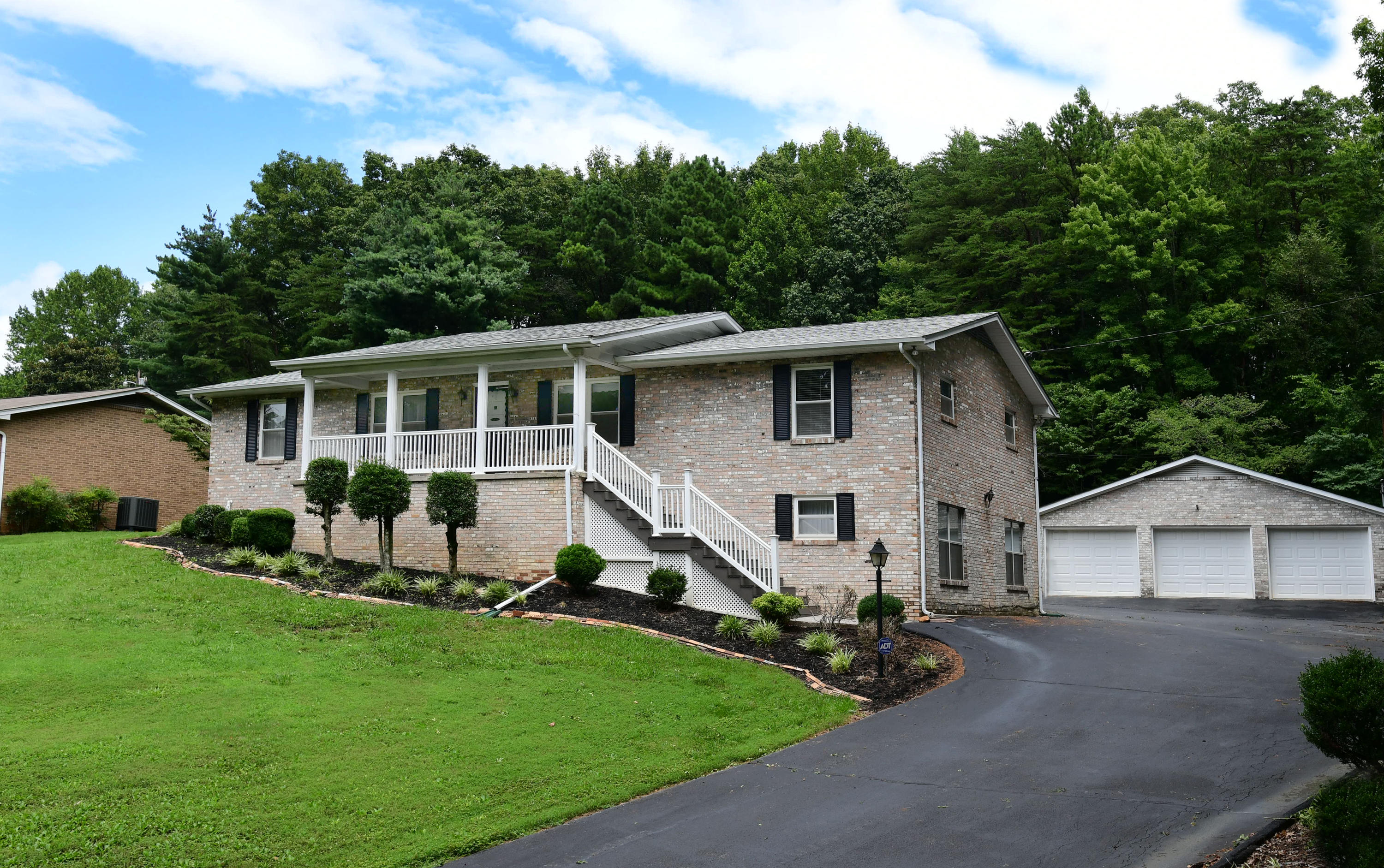 2006 Schaeffer Road Knoxville, TN 37932 - Photo 1 of 20 ALL BRICK BSM RANCH