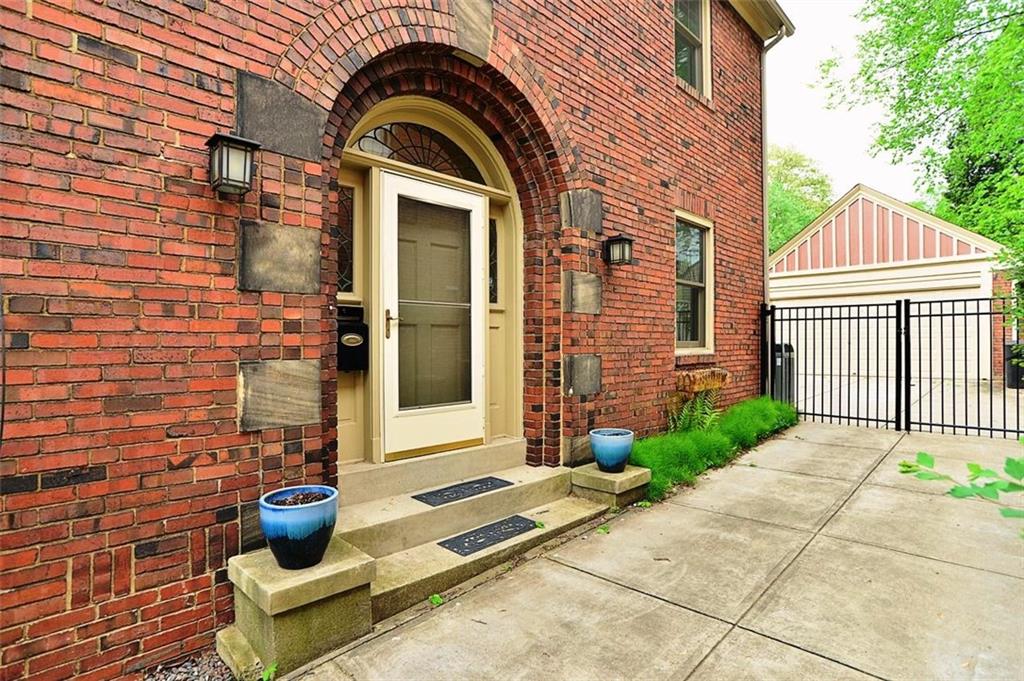 916 Wellesley Road Pittsburgh, PA 15206 - Photo 3 of 24 Gallery Image 3