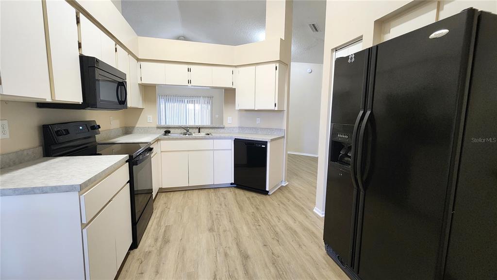 1633 Elk Spring Drive Brandon, FL 33511 - Photo 6 of 16