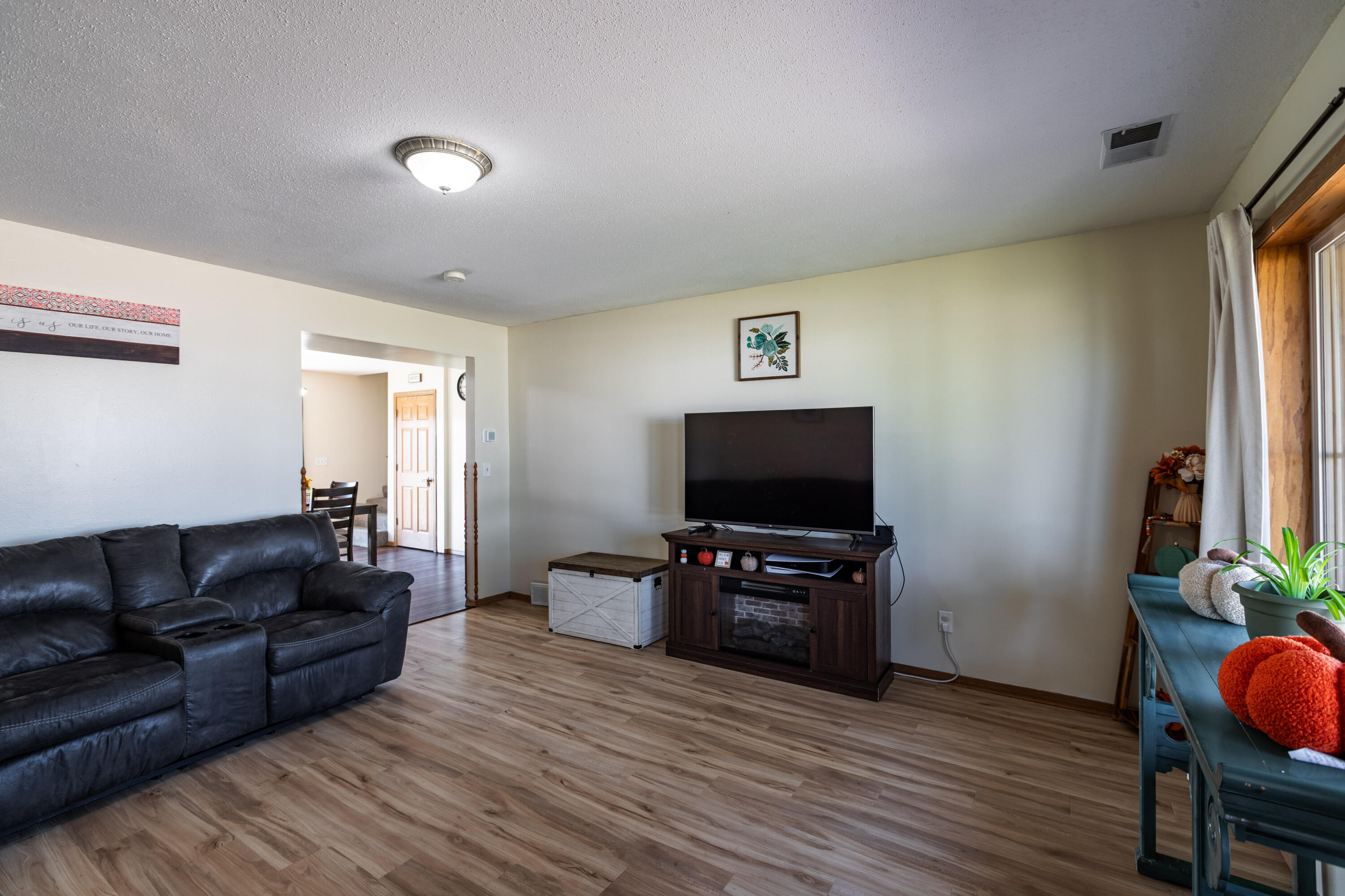 2041 River Road Sparta, WI 54656 - Photo 3 of 19 LIVING ROOM 2