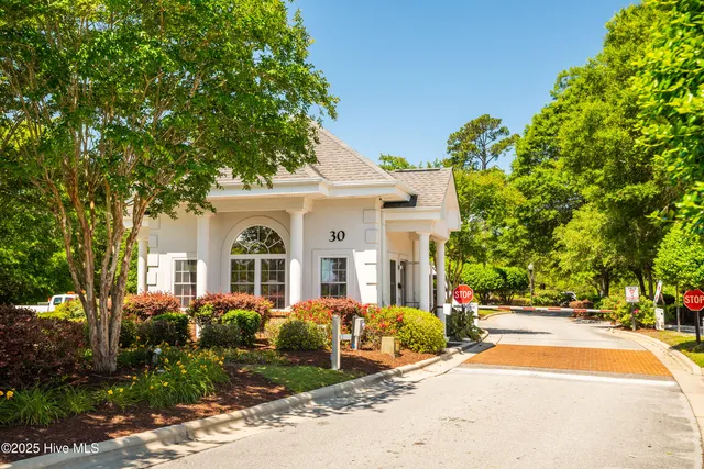 $1,950 | 8975 Smithfield Drive Northwest, Unit 2A, Calabash, NC 28467
