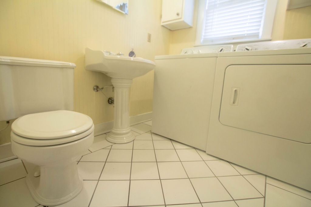 786 North Trezevant Street Memphis, TN 38112 - Photo 18 of 20 AND LAUNDRY ROOM