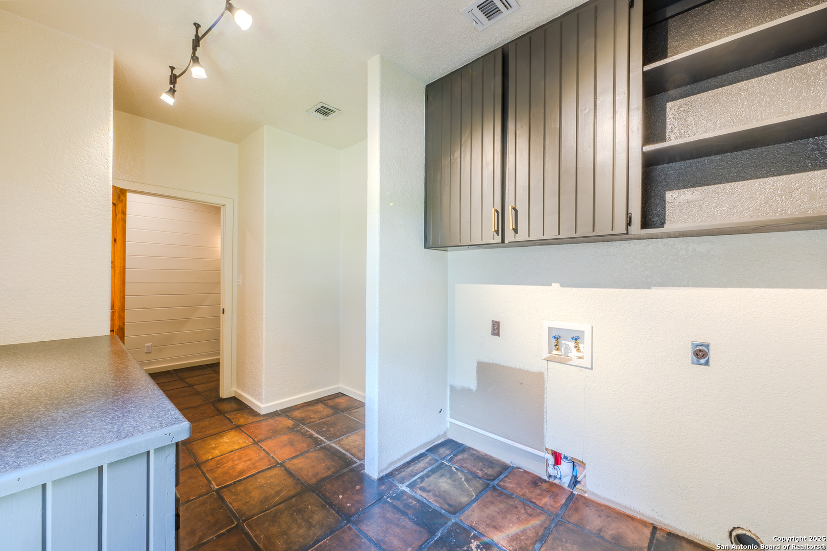 13831 Highway 127 Sabinal, TX 78881 - Photo 27 of 55