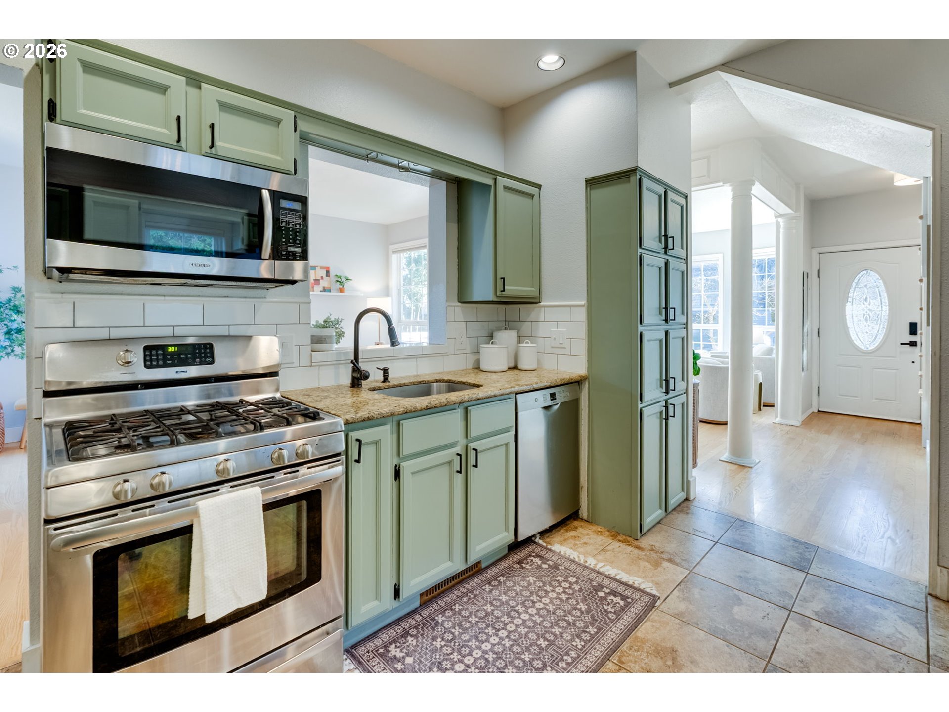 223 Southwest Whitaker Street Portland, OR 97239 - Photo 11 of 35