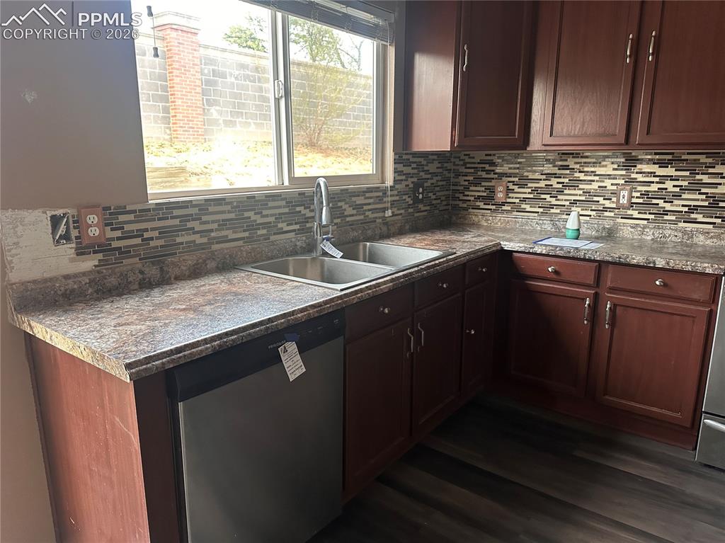628 Prairie Star Circle Colorado Springs, CO 80916 - Photo 10 of 37