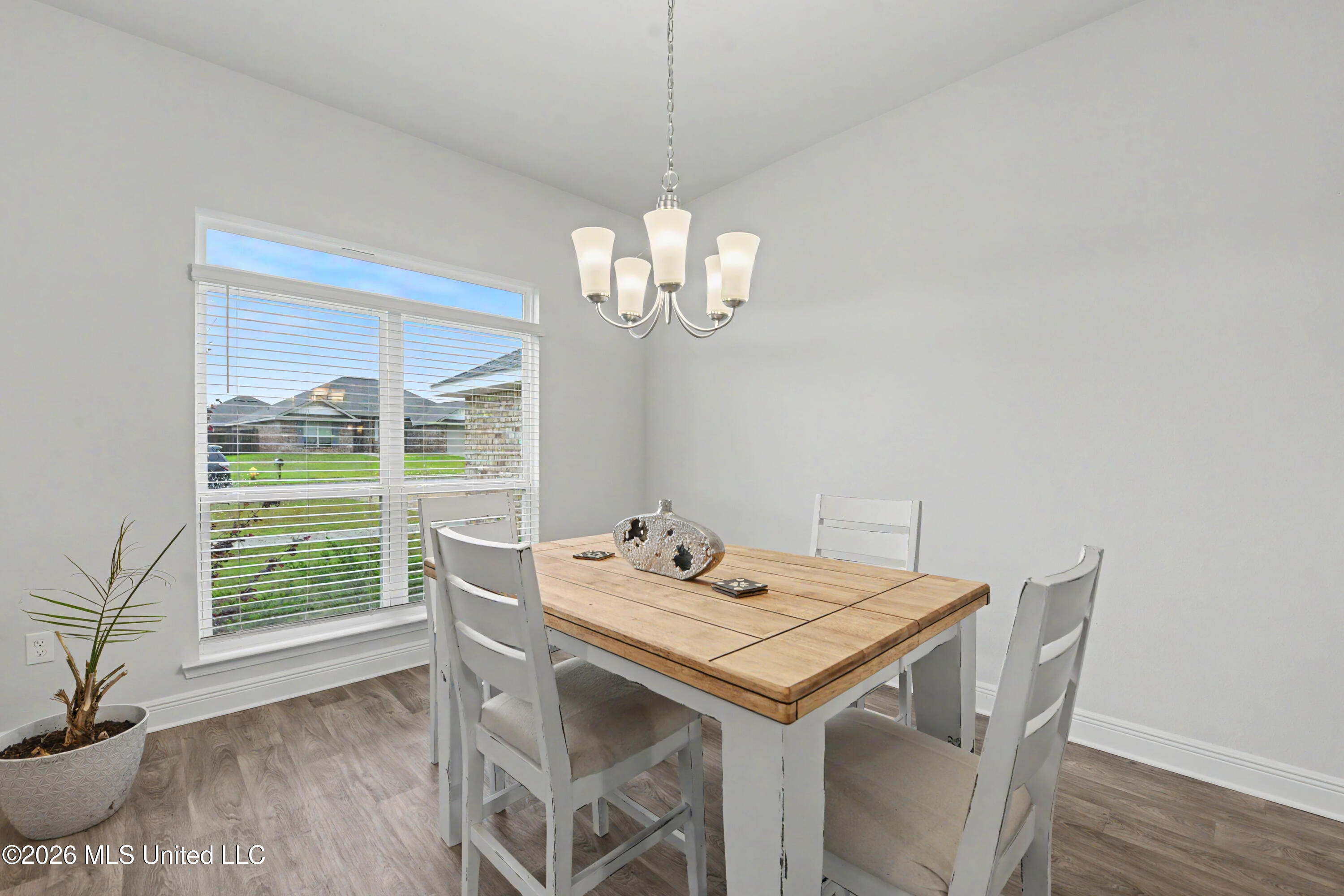 6223 Roxanne Way Biloxi, MS 39532 - Photo 11 of 30 010