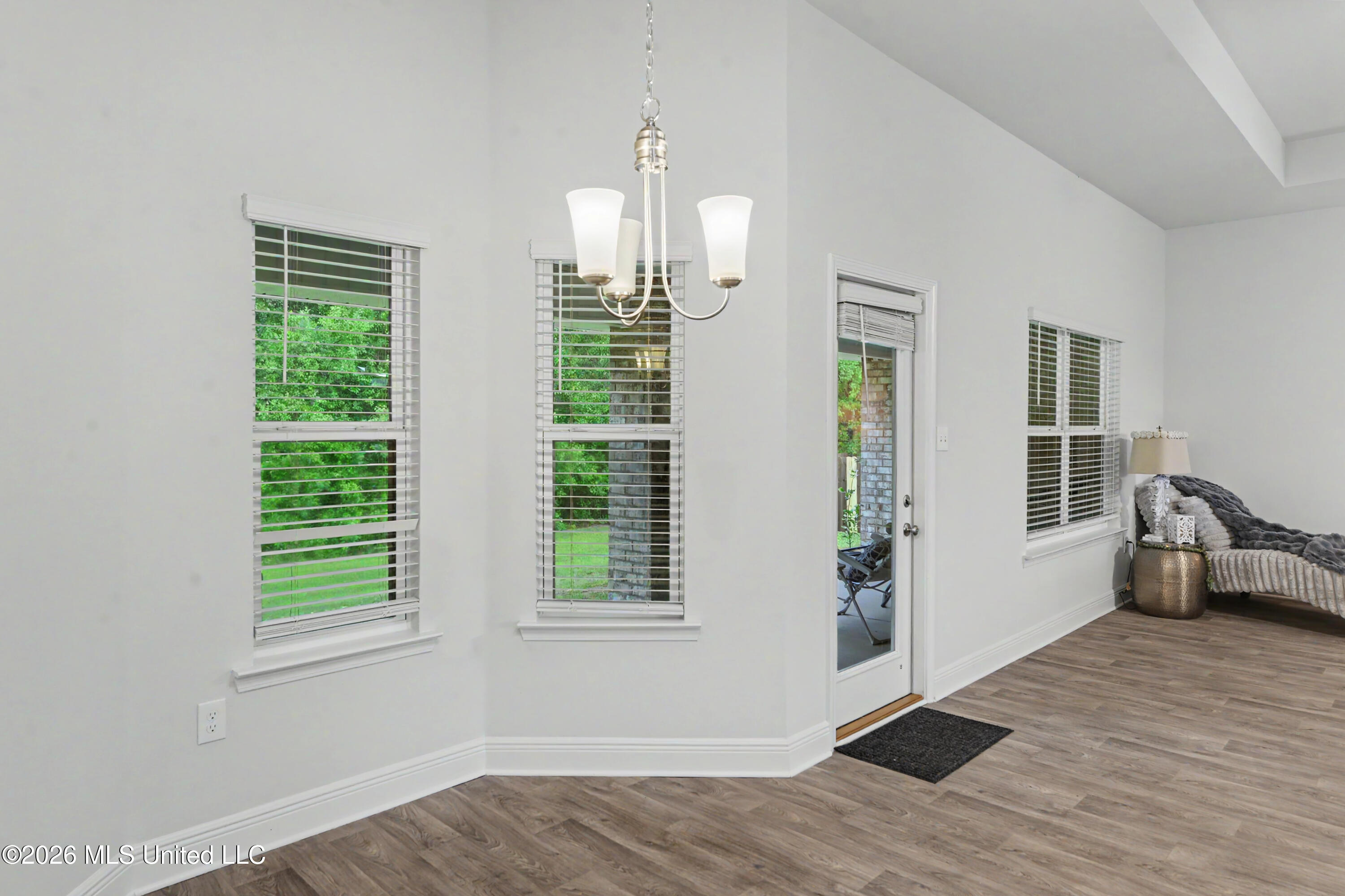 6223 Roxanne Way Biloxi, MS 39532 - Photo 12 of 30 011