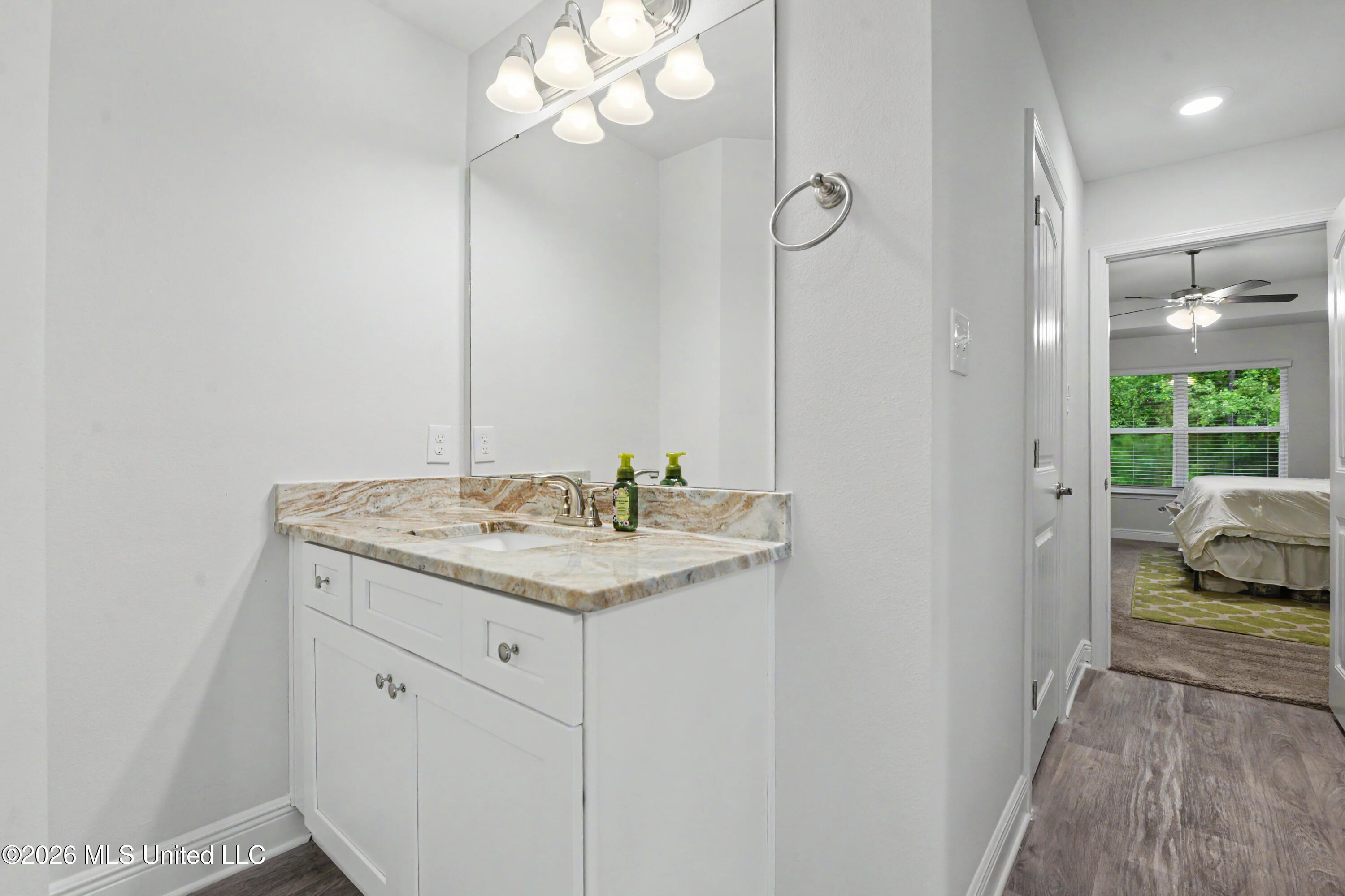 6223 Roxanne Way Biloxi, MS 39532 - Photo 15 of 30 014
