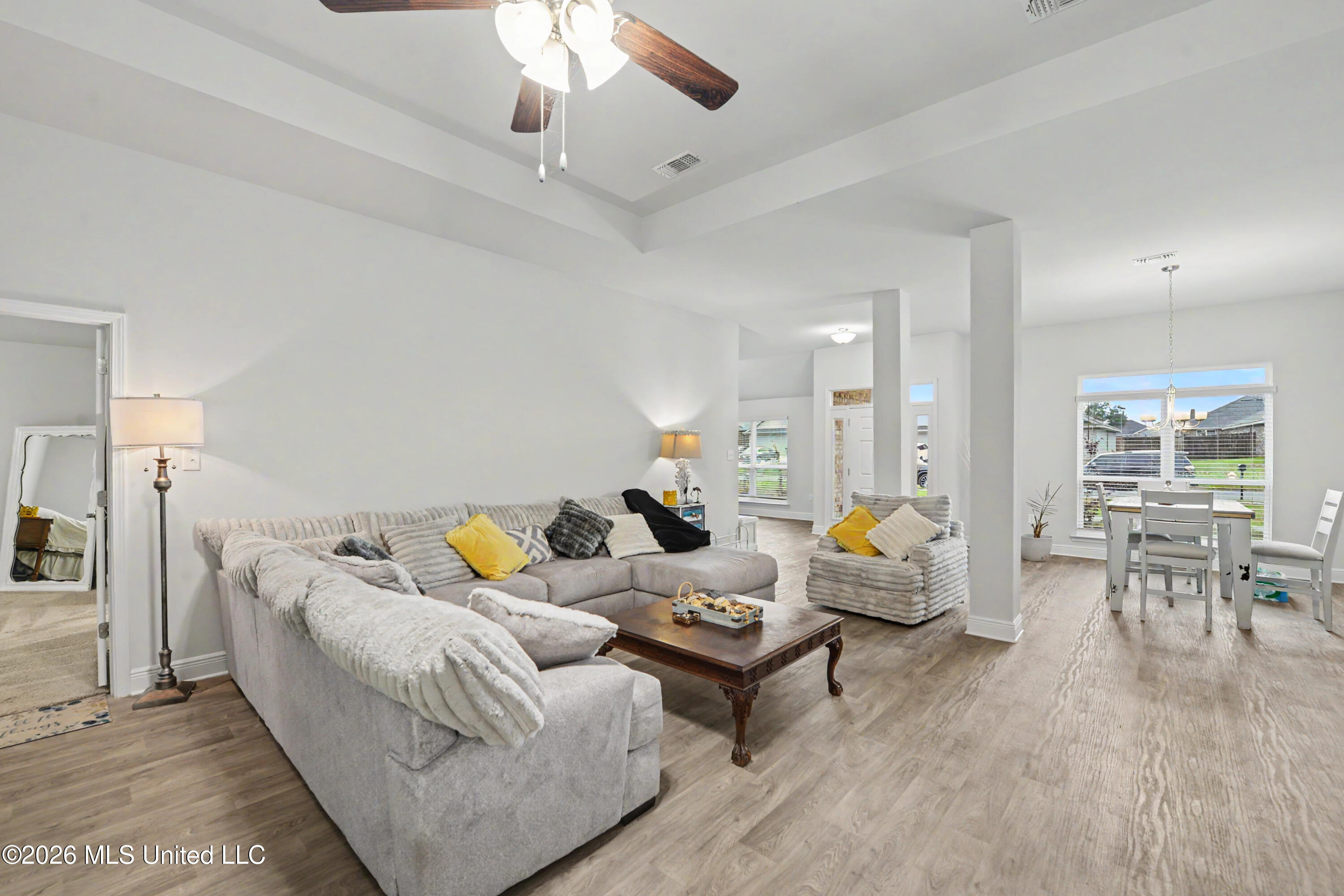 6223 Roxanne Way Biloxi, MS 39532 - Photo 4 of 30 003