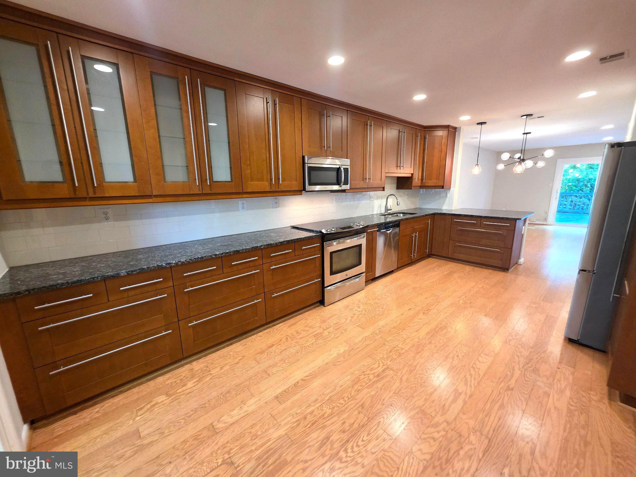 2001 Wethersfield Court Reston, VA 20191 - Photo 17 of 29 Gallery Image 17