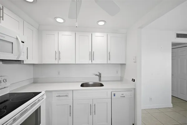 $1,599 | 451 Monaco J, Unit J, Delray Beach, FL 33446